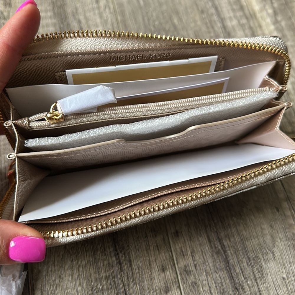Michael Kors (NWT) Jet Set Large Coin Multifunction Phone Case Wallet/Wristlet - Picture 5 of 6